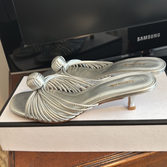 Larroude Valerie Sandal Silver size 7 NIB - Picture 2 of 9